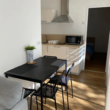 Bright 1 Bedroom With Balcony - N3 Apartamento