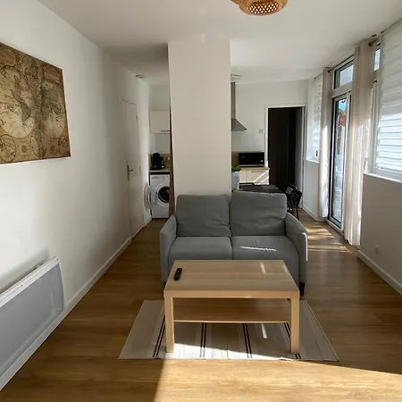 Apartamento Bright 1 Bedroom With Balcony - N3 *