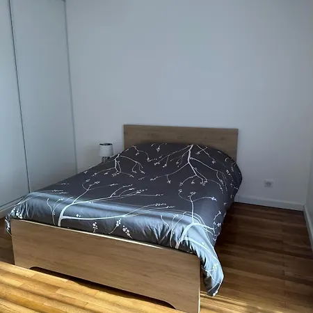 Bright 1 Bedroom With Balcony - N3 *