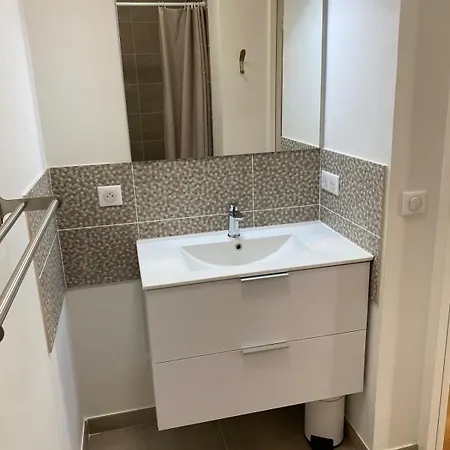 Bright 1 Bedroom With Balcony - N3 Apartamento